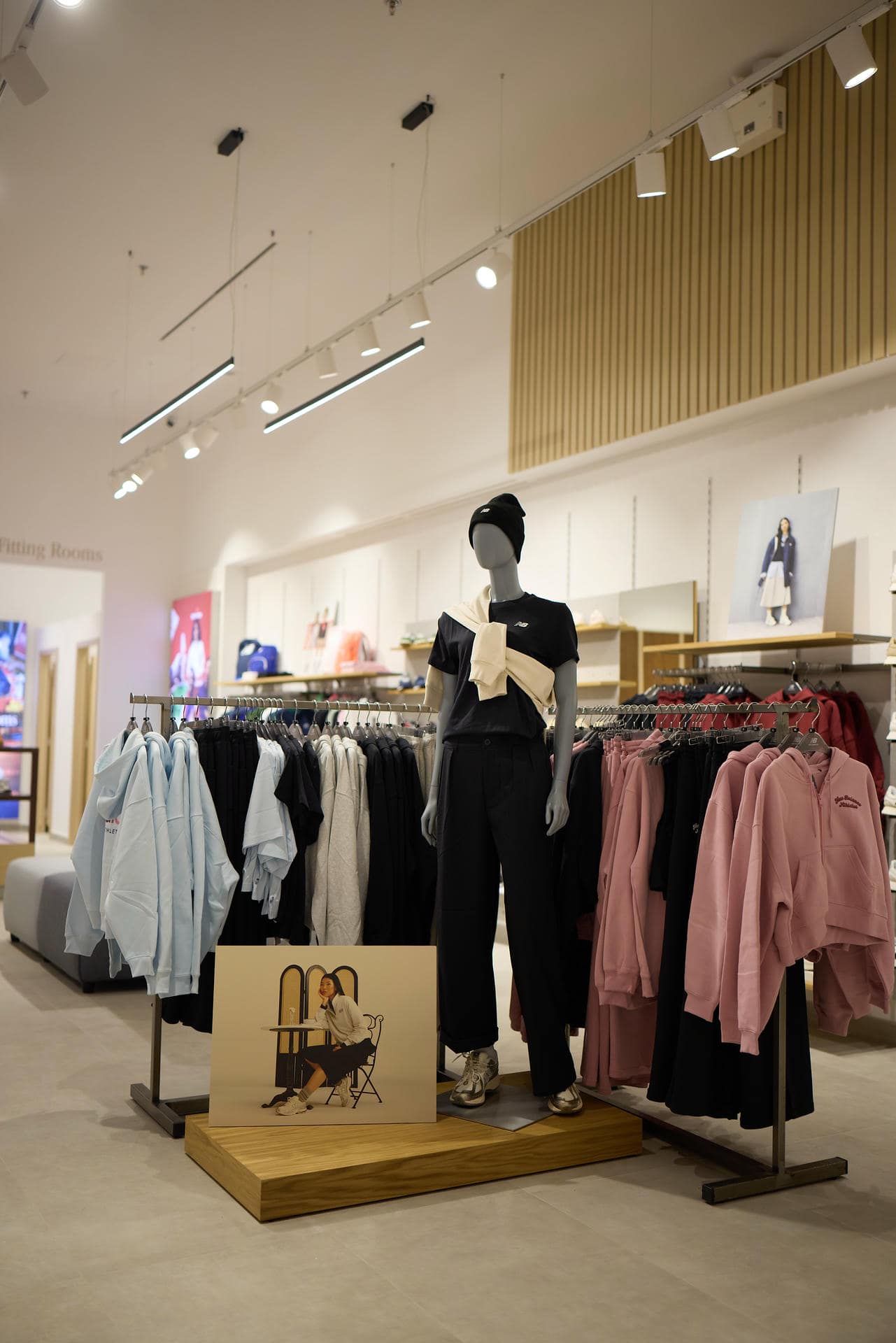 2025_NewBalance-RiverWest_16